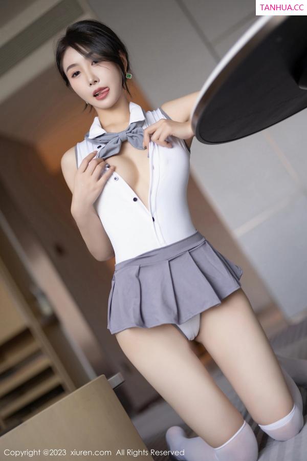   [XiuRen]高清写真图 2023.07.10 No.7053 苏苏阿 美腿丝袜第56张图片